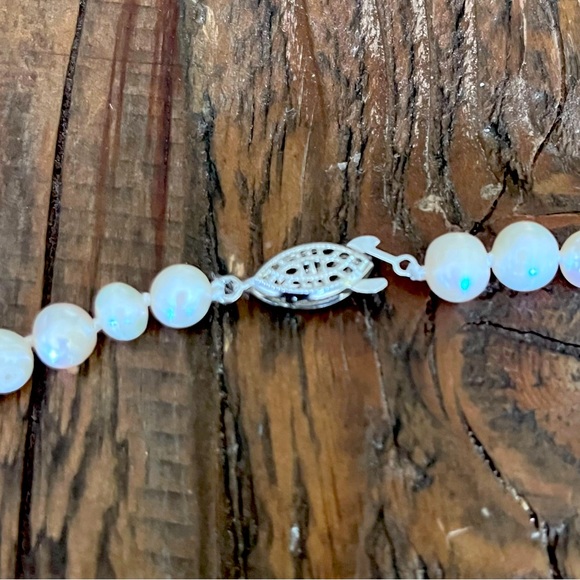 Authentic Freshwater Pearl Necklace - Picture 5 of 5
